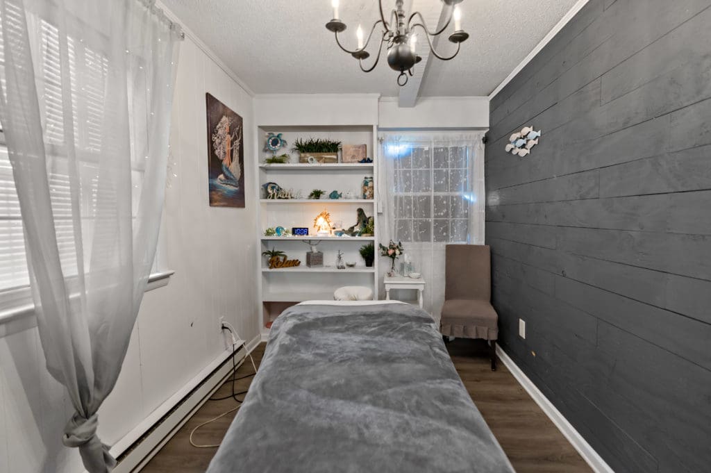 A featured single bedroom at the spa.